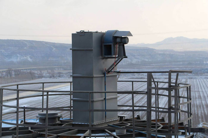 倉頂布袋除塵器(圖1) 倉頂布袋除塵器(圖1)